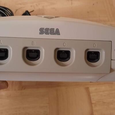 Lot 356  SEGA DreamCast Console w/ Controller & SmashPack Game