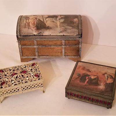 Lot #133  Lot of Vintage Dresser/Trinket Boxes