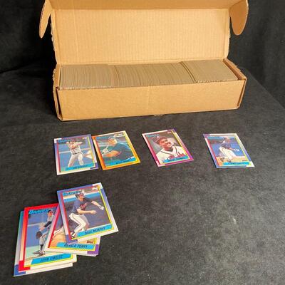 Lot 377  Topps 1990 Complete Set