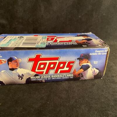 Lot 384  Topps 1999 Complete Set Baseball Cards