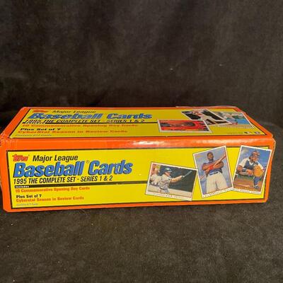 Lot 385  Topps 1995 Complete set Baseball Cards