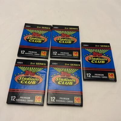 [31] UNOPENED | 1991 TOPPS Stadium Club Cards | 5 Packs | 2nd Series