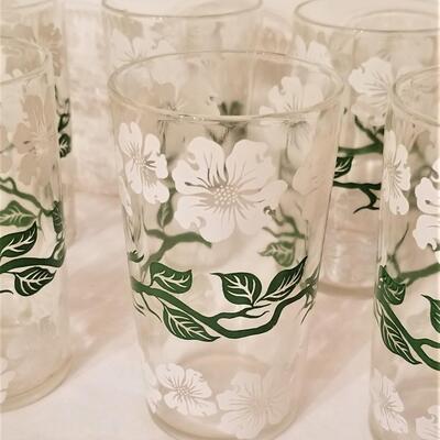 Lot #158  Set of 7 Vintage Drinking Glasses