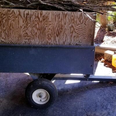 Towable Lawn Cart