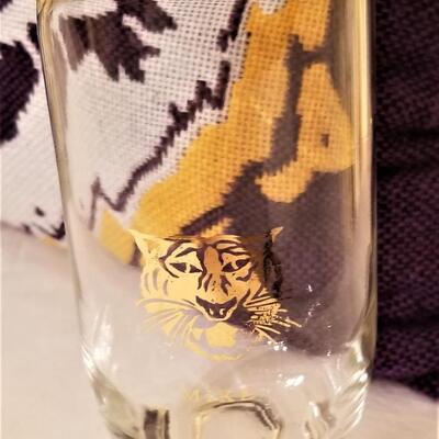 Lot #172  LSU Lot - Pillow, Mugs, Cocktail pourer