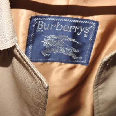 Ladies Burberry Rain  Coat