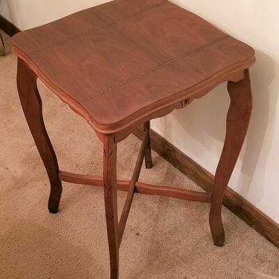Lot #181  Sweet Vintage Side Table