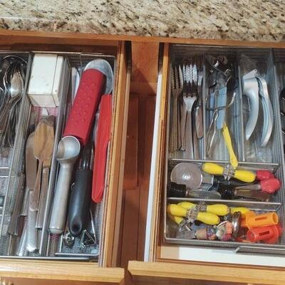 Contents of Kitchen Drawers