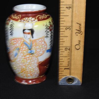 Lovely little Trinket Box and Small Oriental Vase