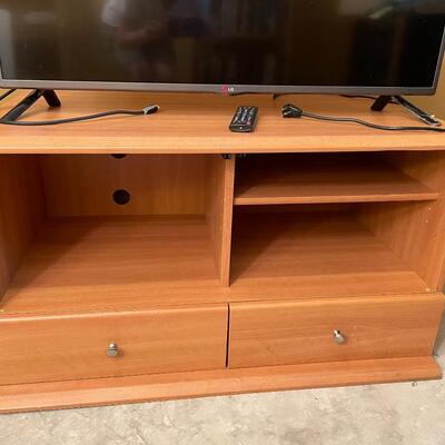 Lot 366.5  TV Stand