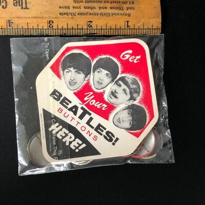 1964 Beatles Vintage Buttons Set