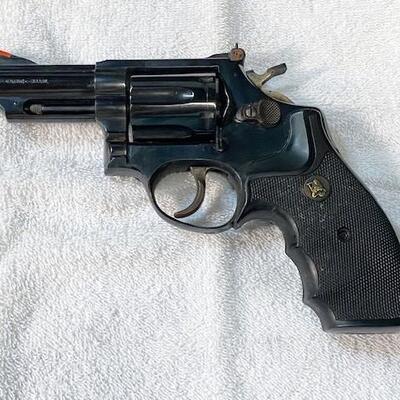 LOT#9XT: Taurus .357 Revolver (Transfer Required)