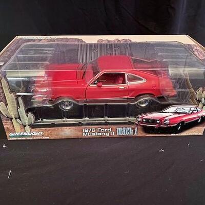 LOT#68MB: Diecast Vintage Car and Motorcycle Lot 
