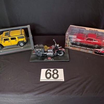 LOT#68MB: Diecast Vintage Car and Motorcycle Lot 