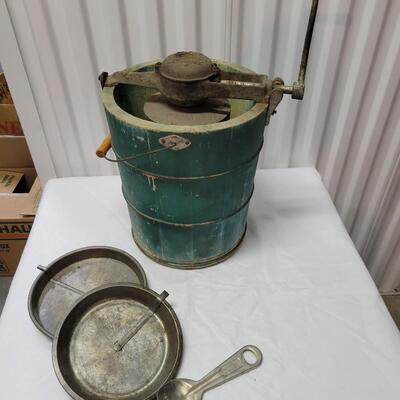 1923 White Mountain Ice Cream Maker