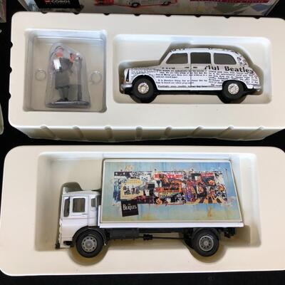 Lot of 4 Beatles Corgi Classics Limited 1997 Yellow Submarine Bus Taxi Cab and Billboard