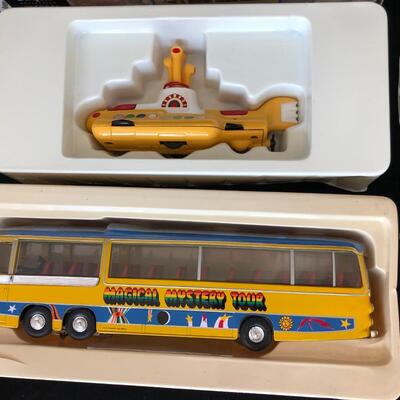 Lot of 4 Beatles Corgi Classics Limited 1997 Yellow Submarine Bus Taxi Cab and Billboard