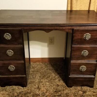 Lot #186  Vintage Knee-Hole Desk - 6 drawers