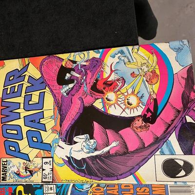 Lot 393  Assortment of DC and Marvel Comics