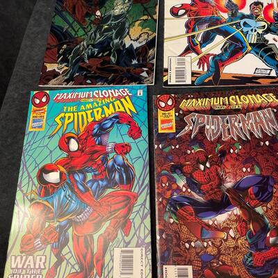 Lot 394  Assortment of DC and Marvel Comics