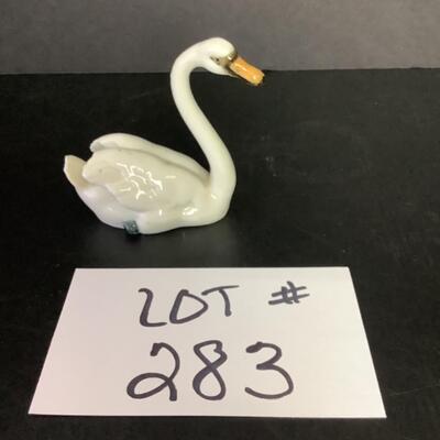 B - 283. Hutschenreuther. Porcelain Swan Figurine