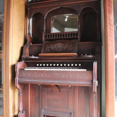 Antique Victorian Carved Wood Mirrored Back Estey Parlor Pump Organ