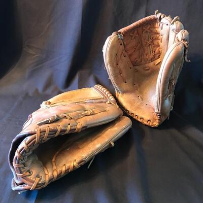 Lot 45: Baseball Gloves Vintage Leather