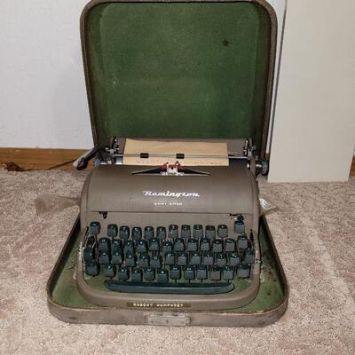 Vintage Quiet Riter Typewriter
