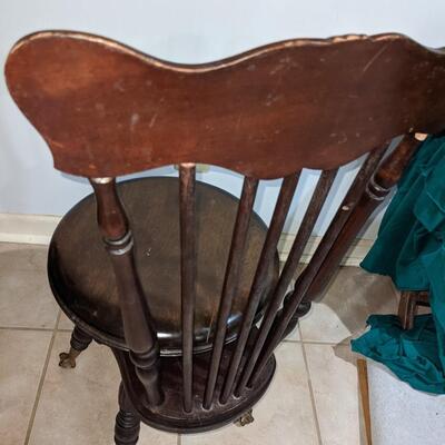 Wood Clawfoot Piano Stool with Claw and Ball Feet
