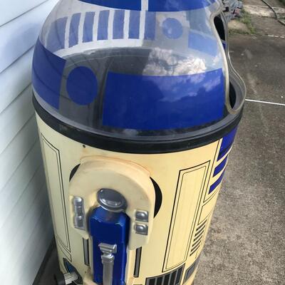 Lot 134: Star Wars R2D2 Vintage Pepsi Cooler