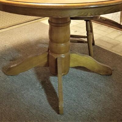Lot #213  1980's Colonial Style Dining Table w/4 chairs
