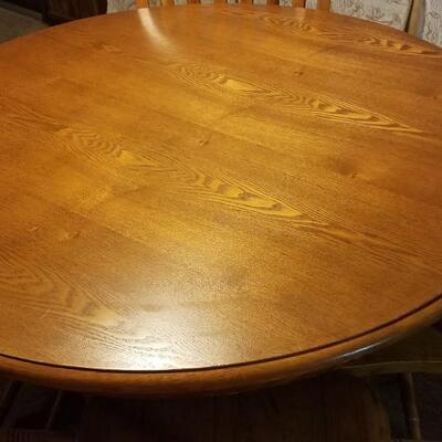 Lot #213  1980's Colonial Style Dining Table w/4 chairs