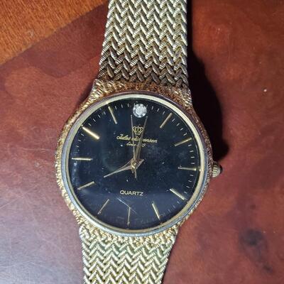 Men's Vintage Jules Jurgensen Watch.   please be aware the watch clip for band is missing