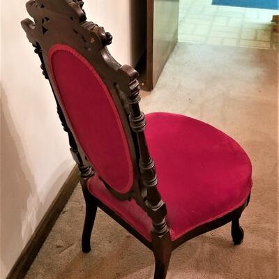 Lot #224  Beautiful Antique Victorian Parlor Chair - excellent condition