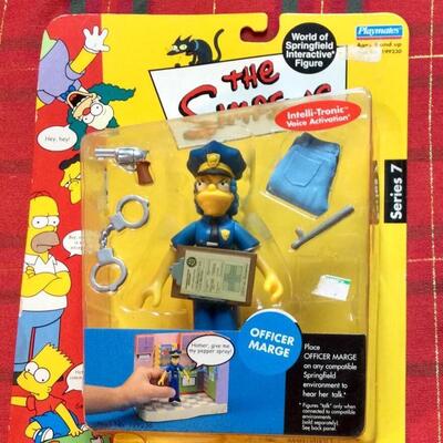 A 126  Officer Marge action figure the Simpsons