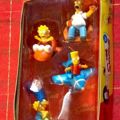A 148 ,  Set of Simpsons figures ornaments