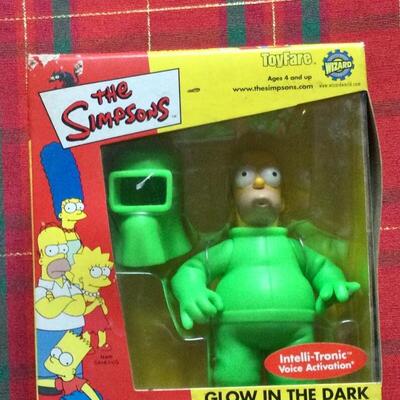 A 152  Homer Simpson figure glow in the dark