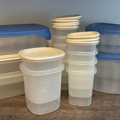 Lot of Rubbermaid Storage Containers