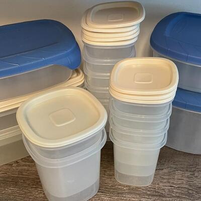 Lot of Rubbermaid Storage Containers