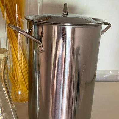 Jars and Storage