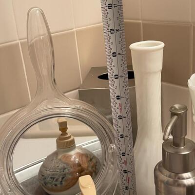 Lot of Bathroom Decor #5
