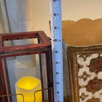 Gold and Red Bedside Table DÃ©cor