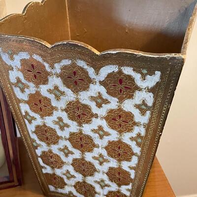 Gold and Red Bedside Table DÃ©cor