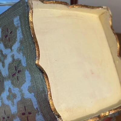 Gold and Red Bedside Table DÃ©cor