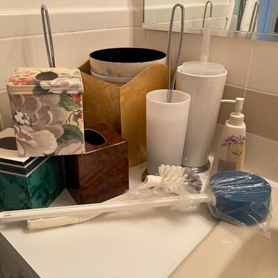 Collection of Bathroom DÃ©cor