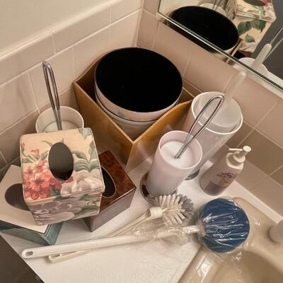 Collection of Bathroom DÃ©cor