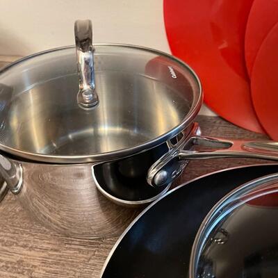 Large Lot of Kitchen Cookware