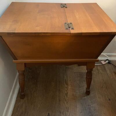 Vintage Maple / Dough Box / Flip Top End Table