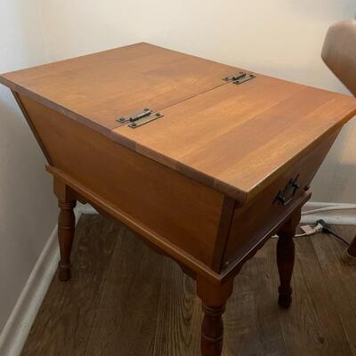 Vintage Maple / Dough Box / Flip Top End Table