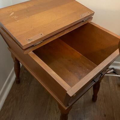 Vintage Maple / Dough Box / Flip Top End Table